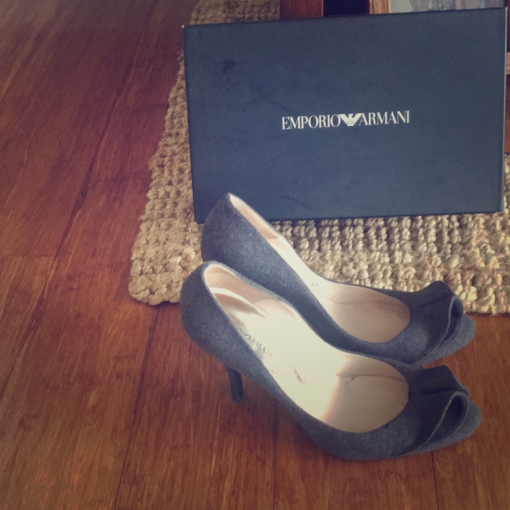 Beautiful Emporio Armani Pumps!!